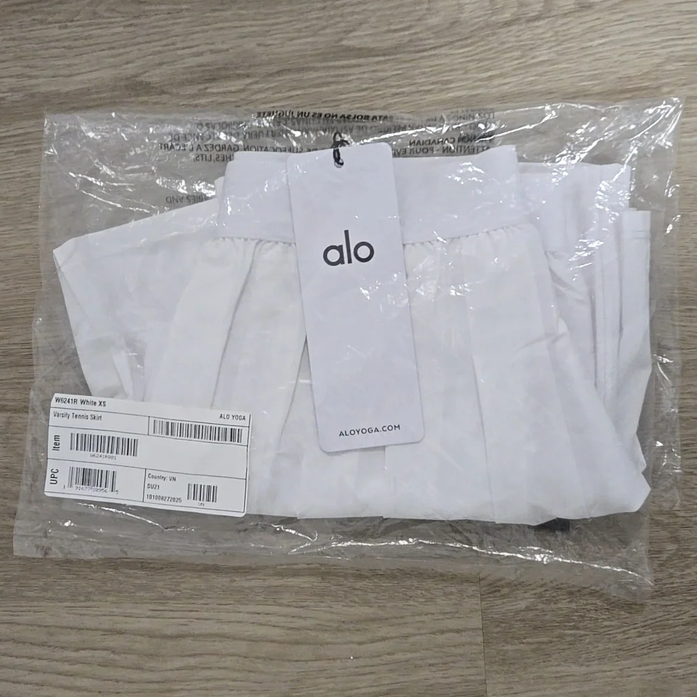 ALO Yoga Varsity Tennis Skirt In White, Size XS, NWT